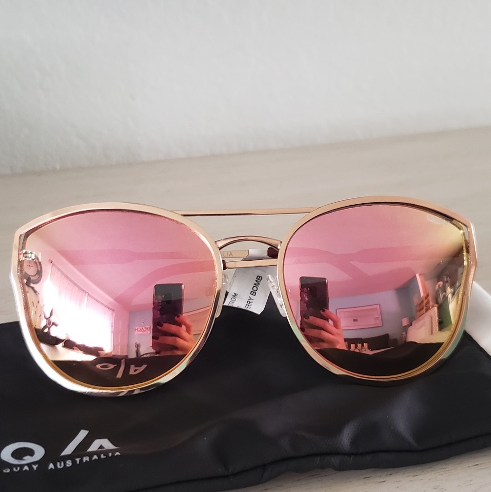 NWT! QUAY SUNGLASSES ,STYLE:CHERRY BOMB
